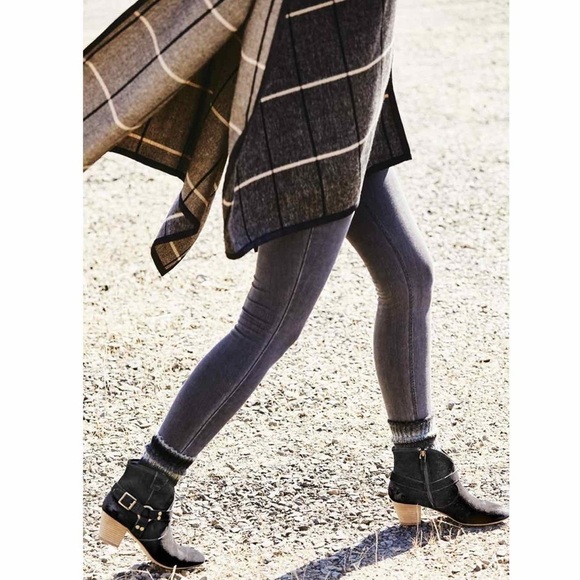 HUE Super Smooth Denim Leggings - Picture 1 of 10